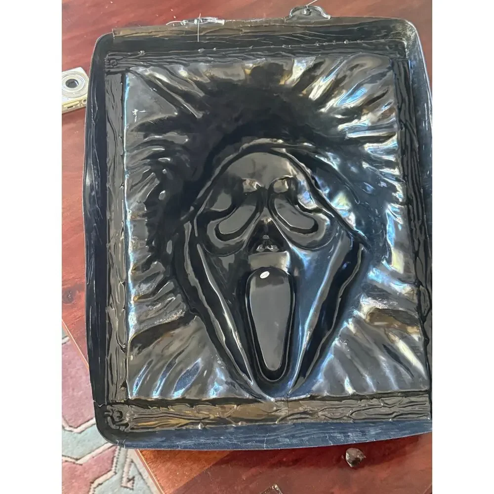 1997 Fun World Scream Movie Ghostface 3D Wall Hanging Glow Dark Plastic Mold Use